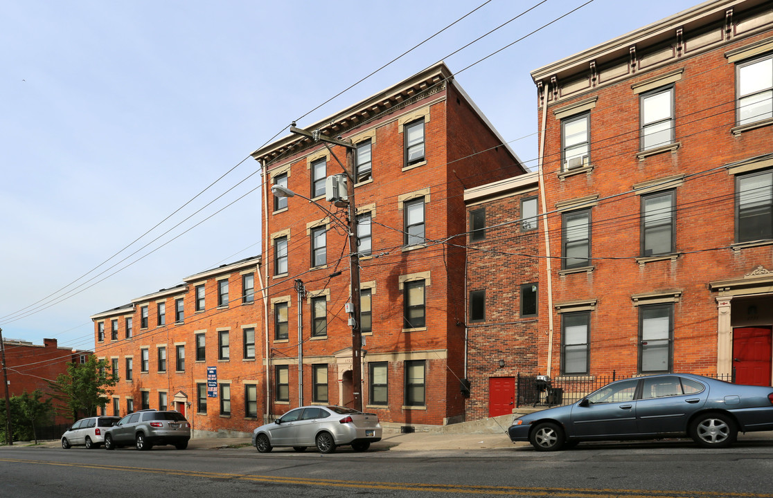 1725 Sycamore St in Cincinnati, OH - Foto de edificio