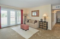 Building Photo - Bardstown Forest Apartamentos in Louisville, Kentucky