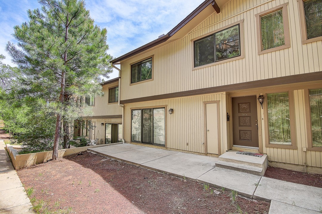 911,913,915.917 W Summit in Flagstaff, AZ - Foto de edificio