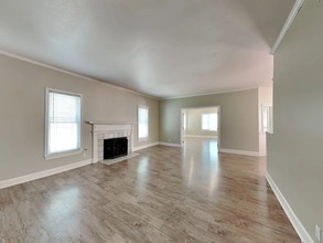22841 White Pine Pl in Santa Clarita, CA - Building Photo - Building Photo