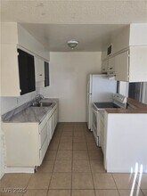 537 Calcaterra Cir in Las Vegas, NV - Building Photo - Building Photo