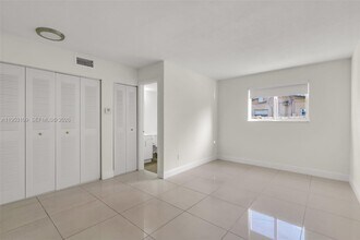 6034 Arthur St in Hollywood, FL - Building Photo - Building Photo