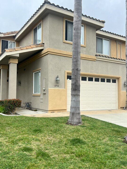 6706 Antilope St in Carlsbad, CA - Foto de edificio