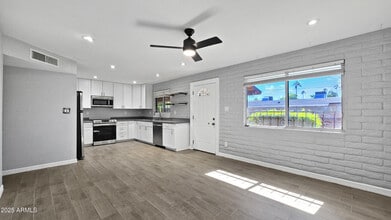 6739 N 16th St in Phoenix, AZ - Building Photo - Building Photo