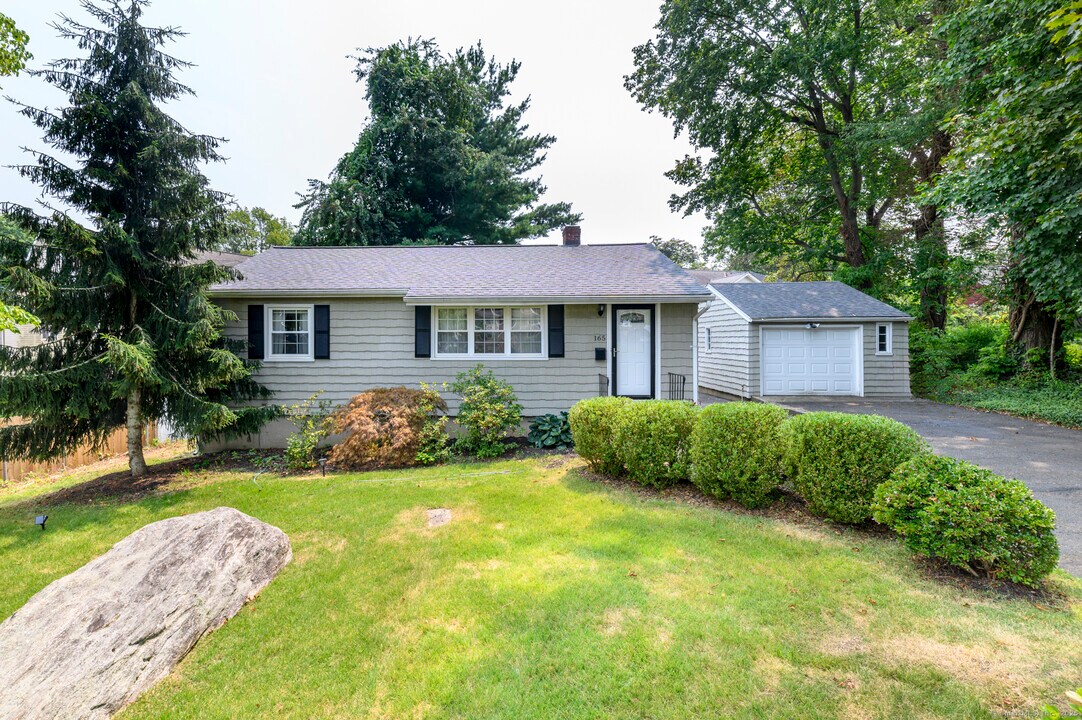 165 Warsaw St in Fairfield, CT - Building Photo