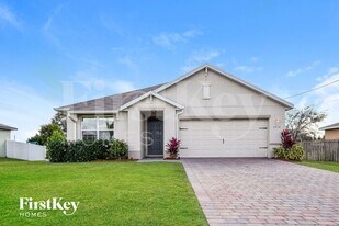 1912 NW 15th Terrace in Cape Coral, FL - Building Photo