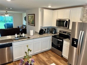 2531 Lake Helen Osteen Rd in Deltona, FL - Building Photo - Building Photo