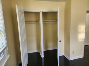 2105 Larkspur Dr in Greensboro, NC - Building Photo - Building Photo