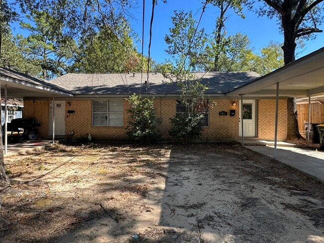 1522 N Thompson St in Conroe, TX - Building Photo - Building Photo