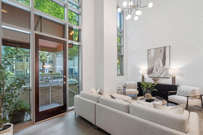 905 Juniper St NE in Atlanta, GA - Building Photo - Building Photo