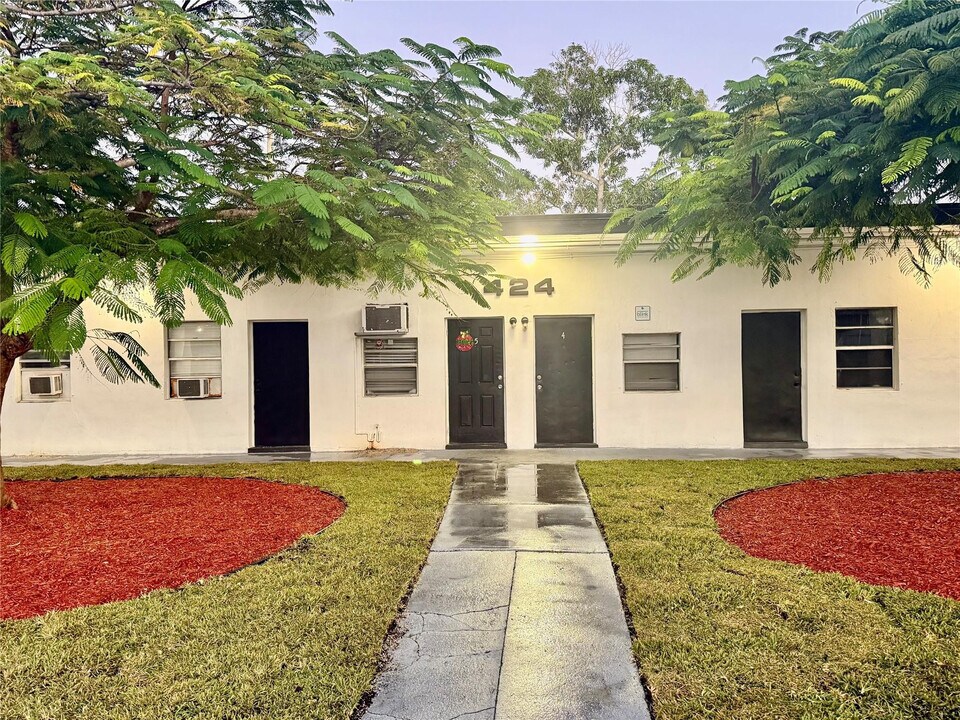 424 NW 15th Terrace in Fort Lauderdale, FL - Building Photo