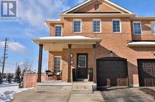 23 Travis Crescent in Brampton, ON - Building Photo