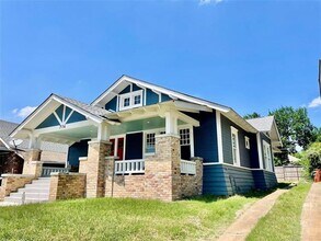 714 N Beacon St in Dallas, TX - Building Photo - Building Photo