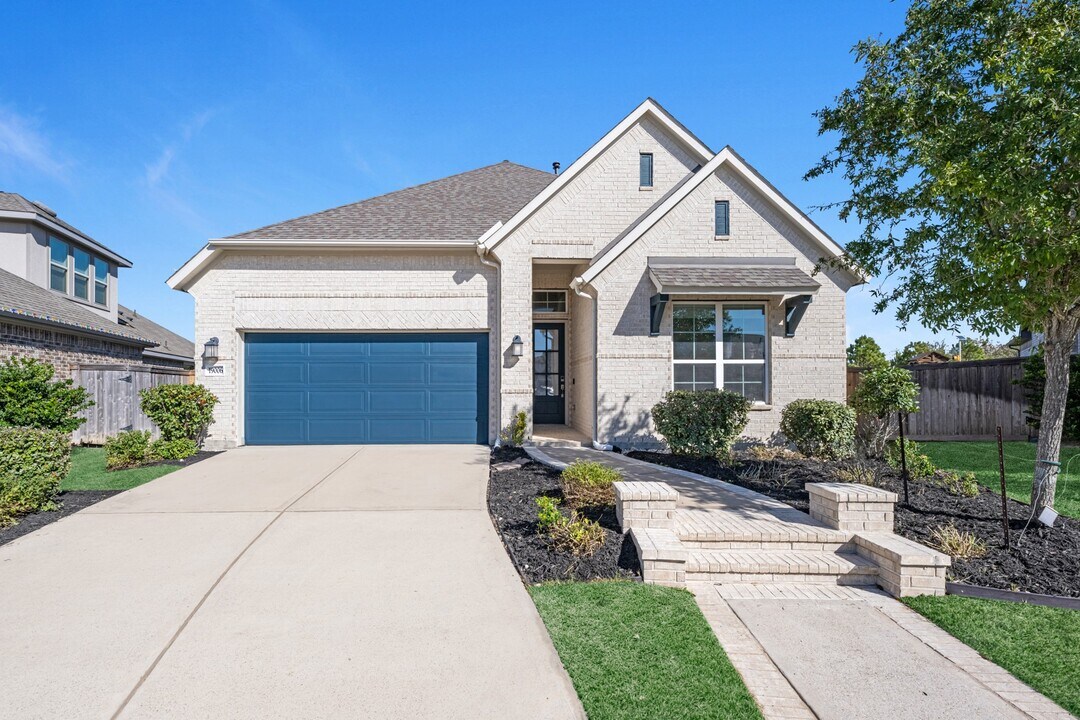 19006 Sam Bass Ct in Cypress, TX - Building Photo