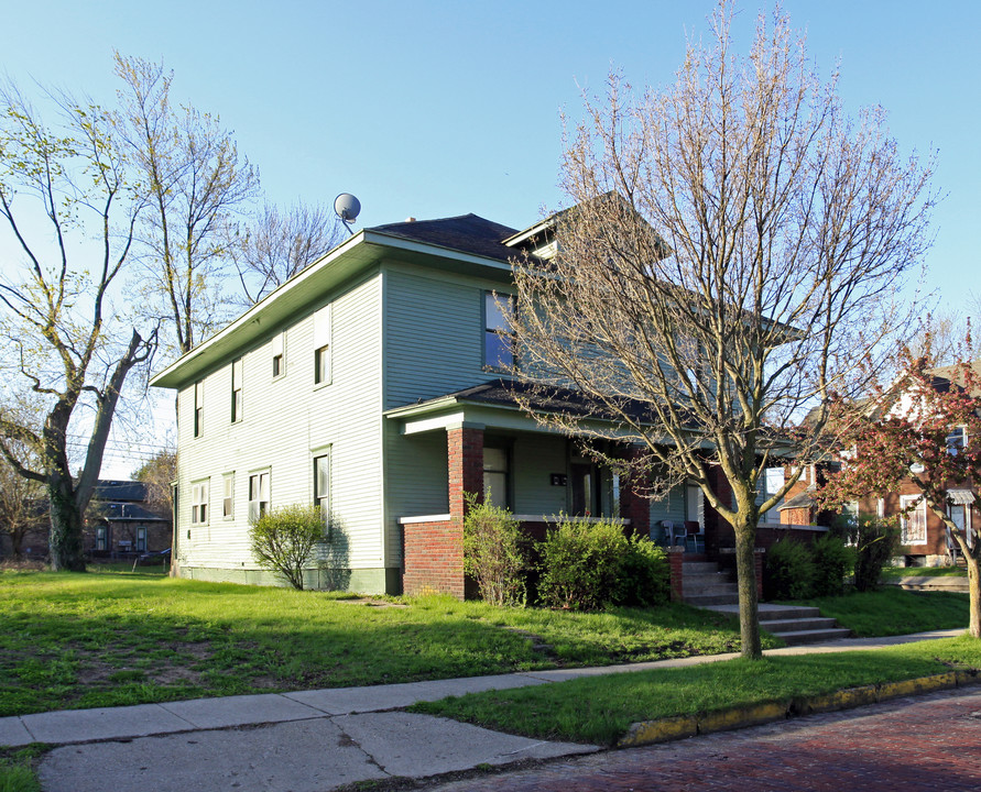 201-203 Division St in Elkhart, IN - Foto de edificio