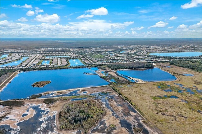 28025 Seasons Tide Ave in Bonita Springs, FL - Building Photo - Building Photo
