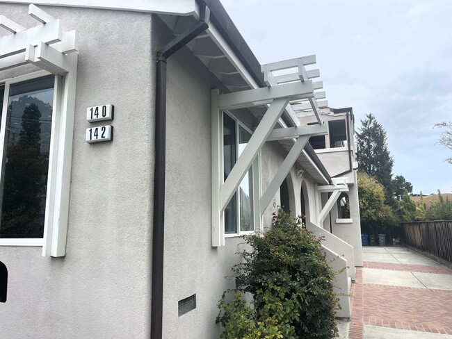 142 Laurel Ave in Millbrae, CA - Foto de edificio - Building Photo