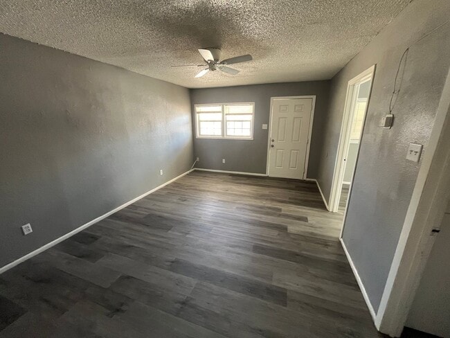 2713 E 2nd St in Lubbock, TX - Building Photo - Building Photo