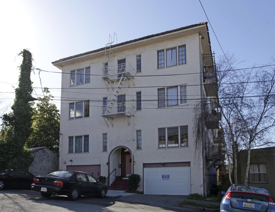 669 Hillsborough St in Oakland, CA - Foto de edificio