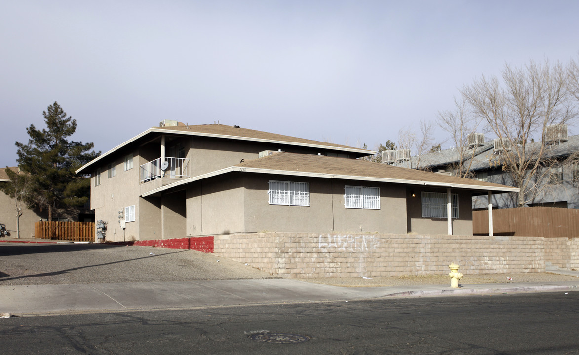 1110 Deseret Ave in Barstow, CA - Foto de edificio