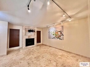 6744 Central Blvd in Brownsville, TX - Foto de edificio - Building Photo