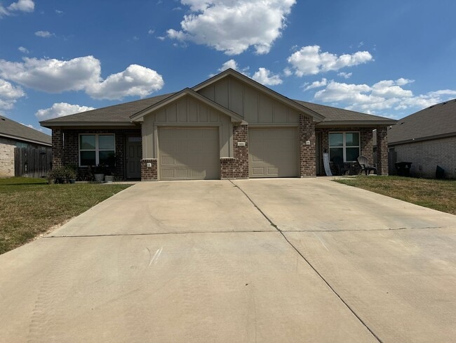 property at 3111 A Stonewall Dr