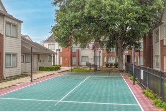 Clear Lake Apartments in Houston, TX - Building Photo - Building Photo