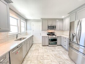 35 Bowdoin St, Unit 35 in Arlington, MA - Building Photo