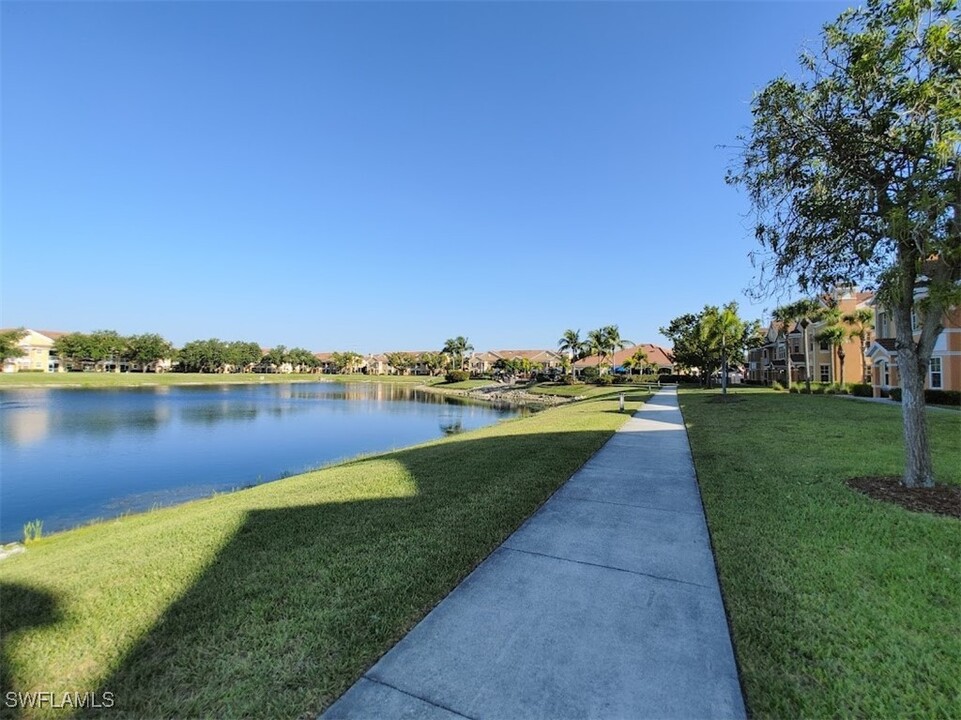 1770 Concordia Lake Cir in Cape Coral, FL - Building Photo