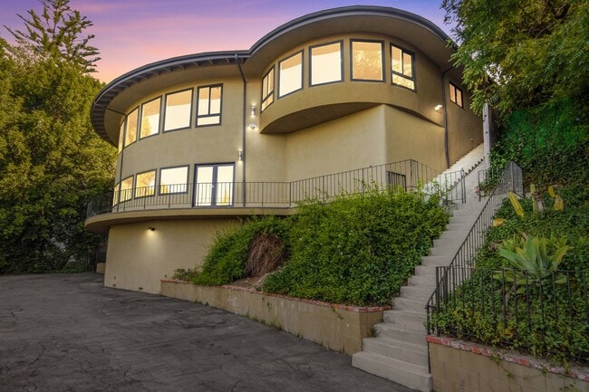 property at 3828 Alomar Dr