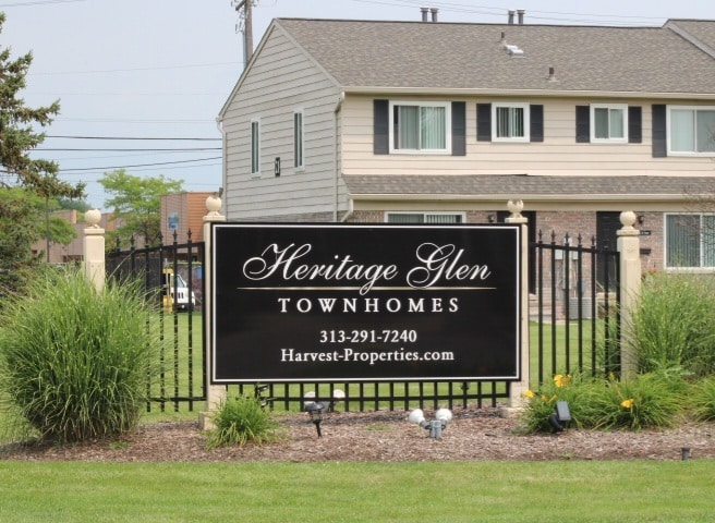 Heritage Glen Townhomes in Taylor, MI - Building Photo