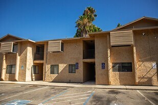 Joshua Tree Apartments in Yuba City, CA - Building Photo