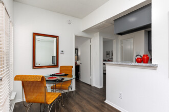 City Limits Apartments in Dallas, TX - Foto de edificio - Interior Photo