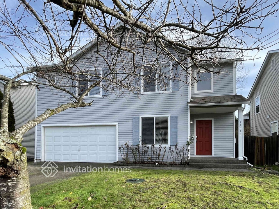 13015 120th Ave E in Puyallup, WA - Building Photo