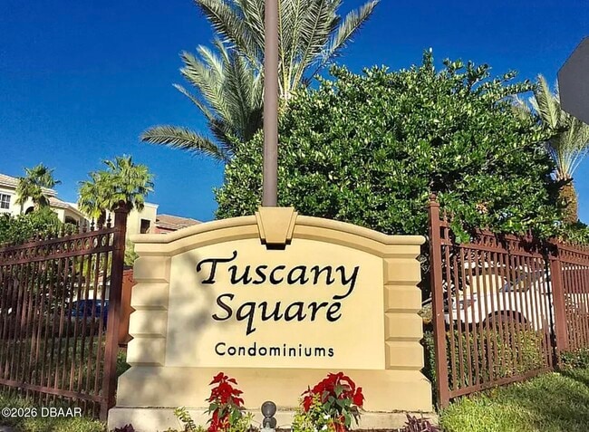 property at 424 Luna Bella Ln