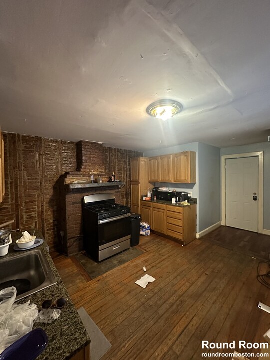 4 Folsom Ave, Unit 4 in Boston, MA - Foto de edificio