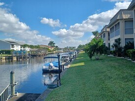 909 SE 46th Ln, Unit 909 SE 46th Ln Unit 104 in Cape Coral, FL - Building Photo