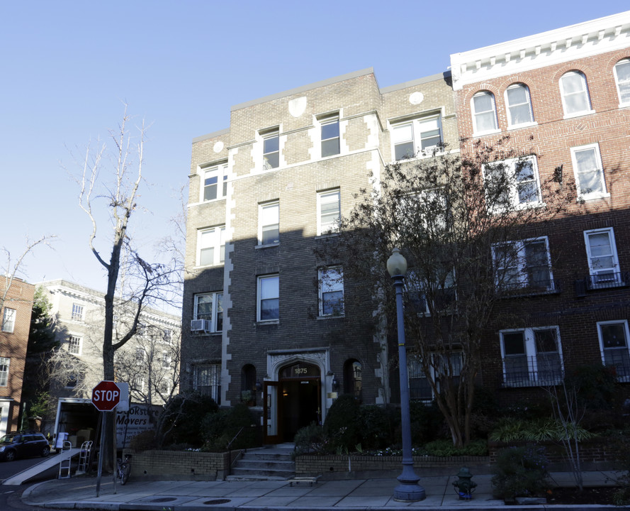 1875 Mintwood Pl NW in Washington, DC - Building Photo