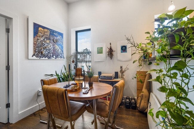 880 Wyckoff Ave in New York, NY - Building Photo - Building Photo