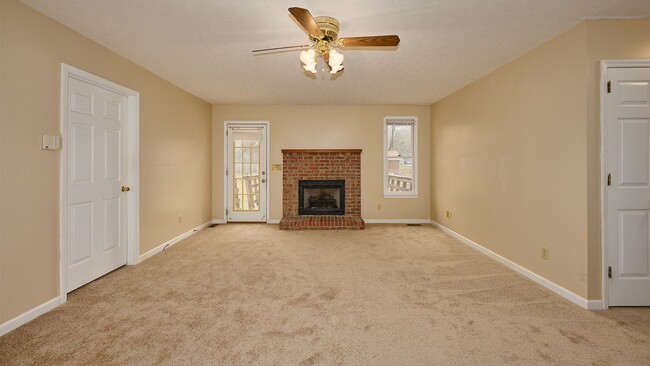 2911 Walnut Grove Rd in Springfield, TN - Building Photo - Building Photo