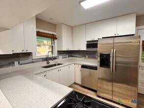 900 Field St in San Marcos, TX - Building Photo - Building Photo