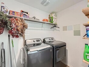 13517 Knights Br Dr in Elgin, TX - Building Photo - Building Photo