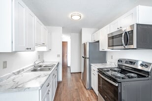 White Bear Royal in White Bear Lake, MN - Building Photo