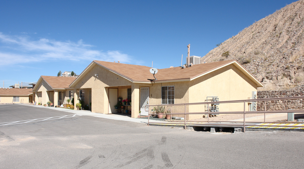 Hillside Senior Community in El Paso, TX - Building Photo