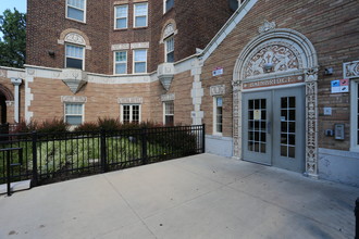 Bainbridge Apartments in Kansas City, MO - Building Photo - Building Photo