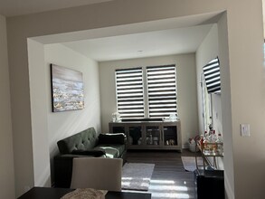 421 Addison Cir in Walled Lake, MI - Foto de edificio - Building Photo