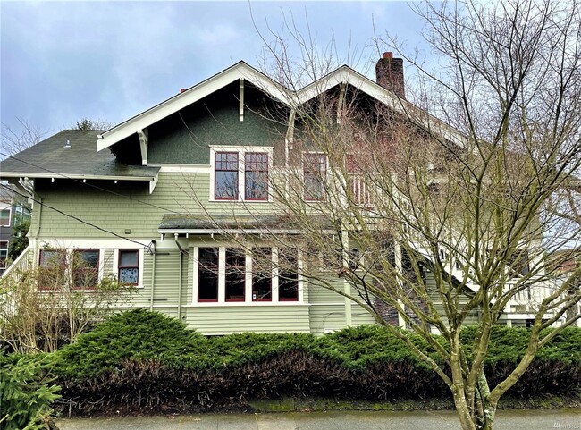 5816 17th Ave NW, Unit 3 in Seattle, WA - Building Photo - Building Photo