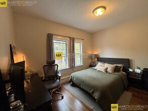 1712 Beacon St, Unit 1 in Brookline, MA - Building Photo - Building Photo