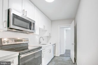 257 Newcomb St SE in Washington, DC - Foto de edificio - Building Photo
