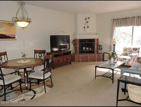 4976 Summit Cir in Prescott, AZ - Foto de edificio - Building Photo